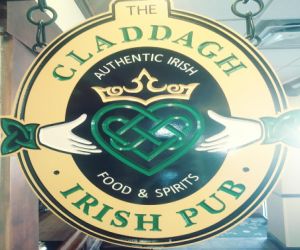 Claddagh Irish Pub logo